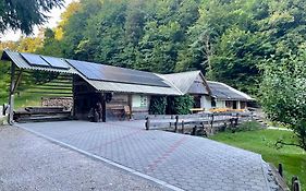 Wooden Cabin Kamna Gorica